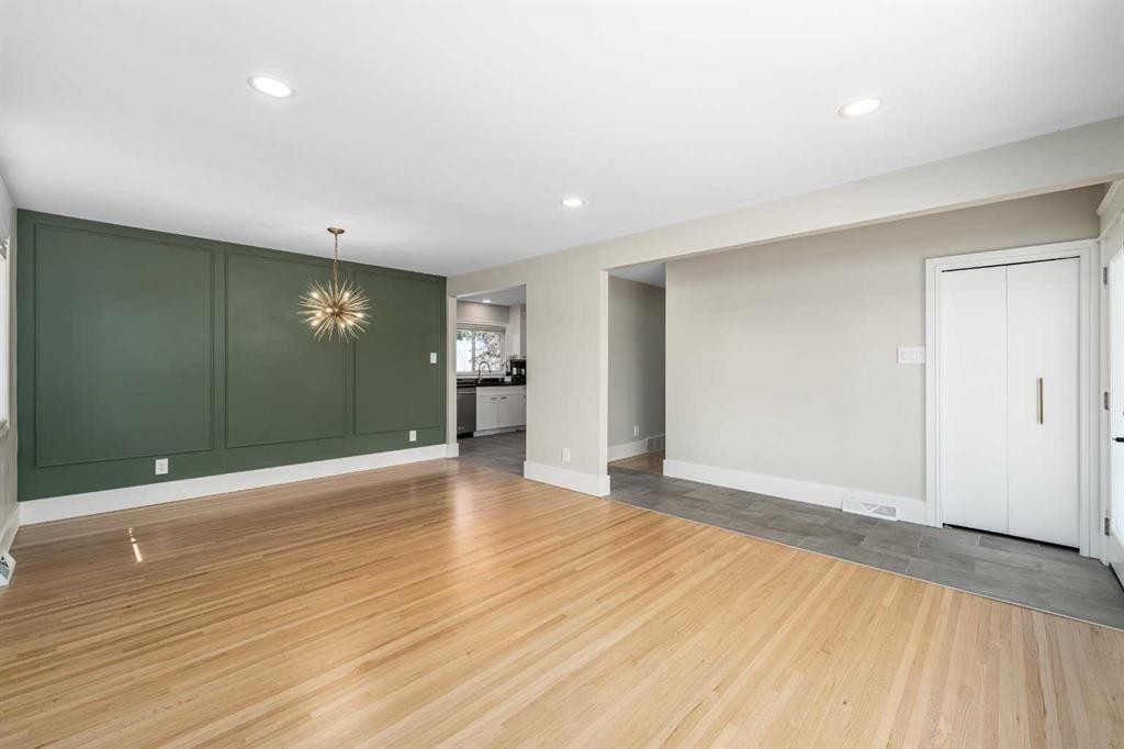 81 White Oak Crescent Sw, Calgary, AB - Indoor Photo Showing Other Room