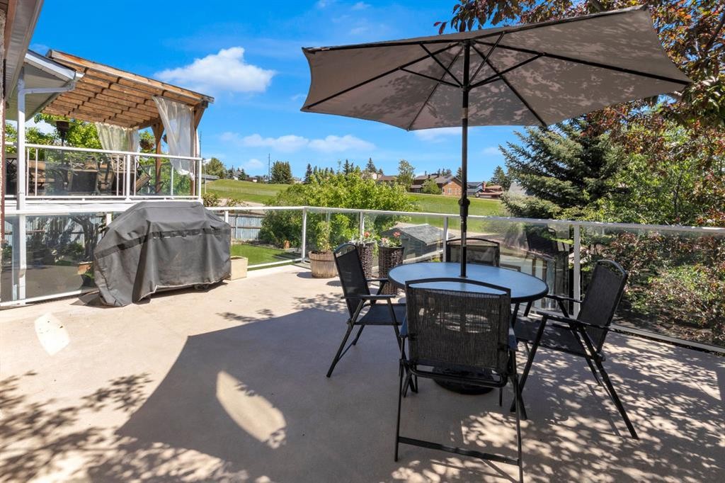147 Hawkcliff Way Nw, Calgary, AB