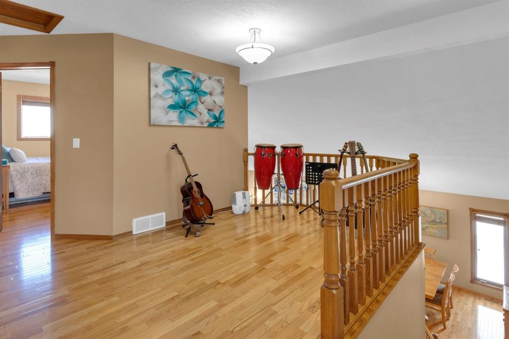 147 Hawkcliff Way Nw, Calgary, AB