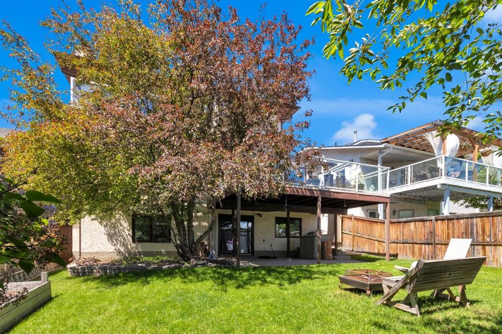 147 Hawkcliff Way Nw, Calgary, AB