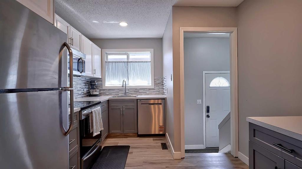 2037 50 Avenue Sw, Calgary, AB