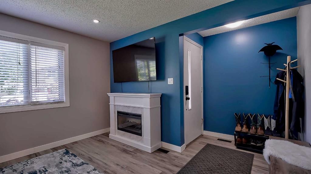 2037 50 Avenue Sw, Calgary, AB