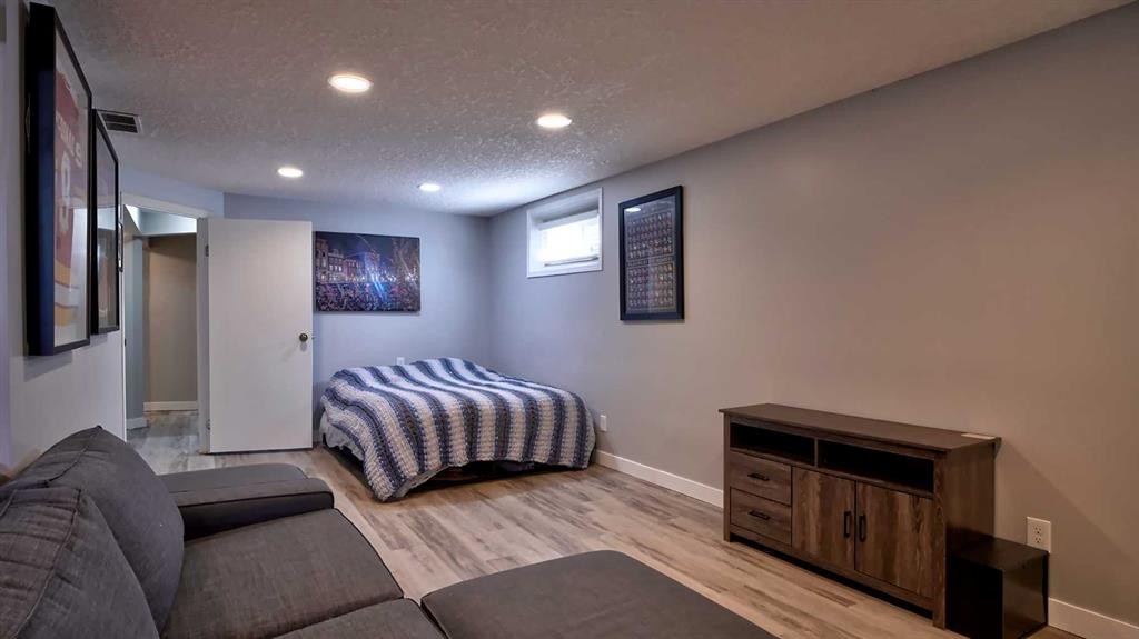 2037 50 Avenue Sw, Calgary, AB