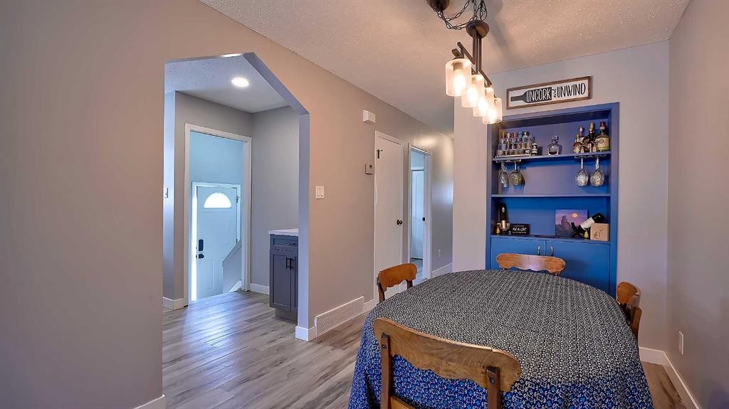 2037 50 Avenue Sw, Calgary, AB