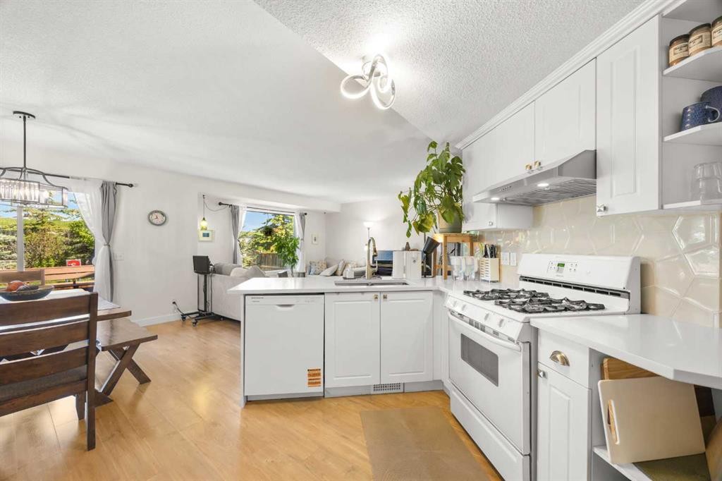 141 Citadel Bluff Close Nw, Calgary, AB