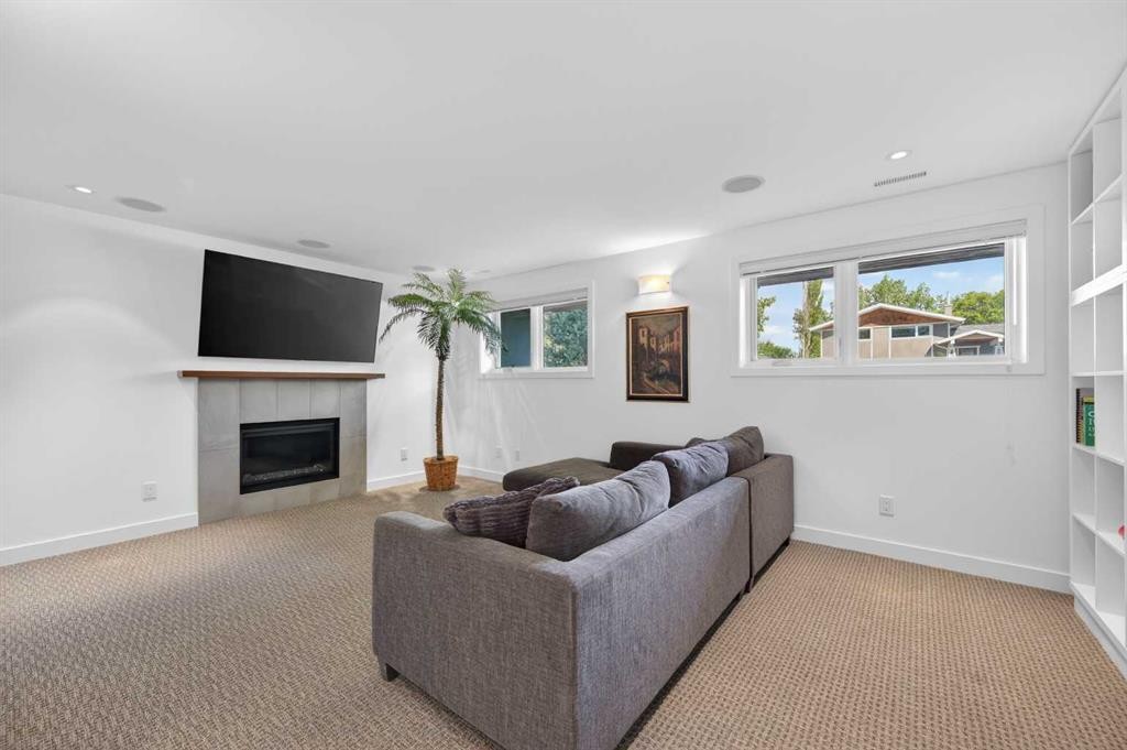 5119 Vallance Crescent Nw, Calgary, AB