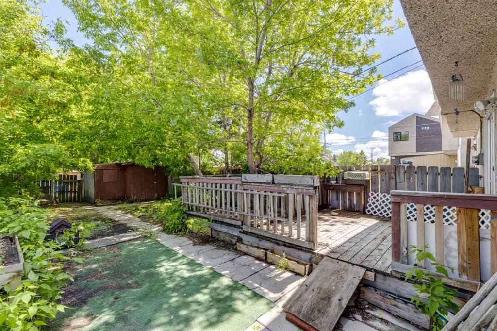 2030 39 Street Se, Calgary, AB