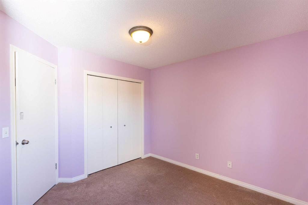 213 Tuscany Valley Green Nw, Calgary, AB - Indoor Photo Showing Other Room