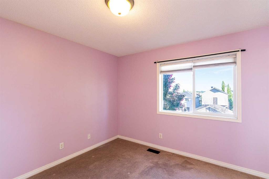 213 Tuscany Valley Green Nw, Calgary, AB - Indoor Photo Showing Other Room