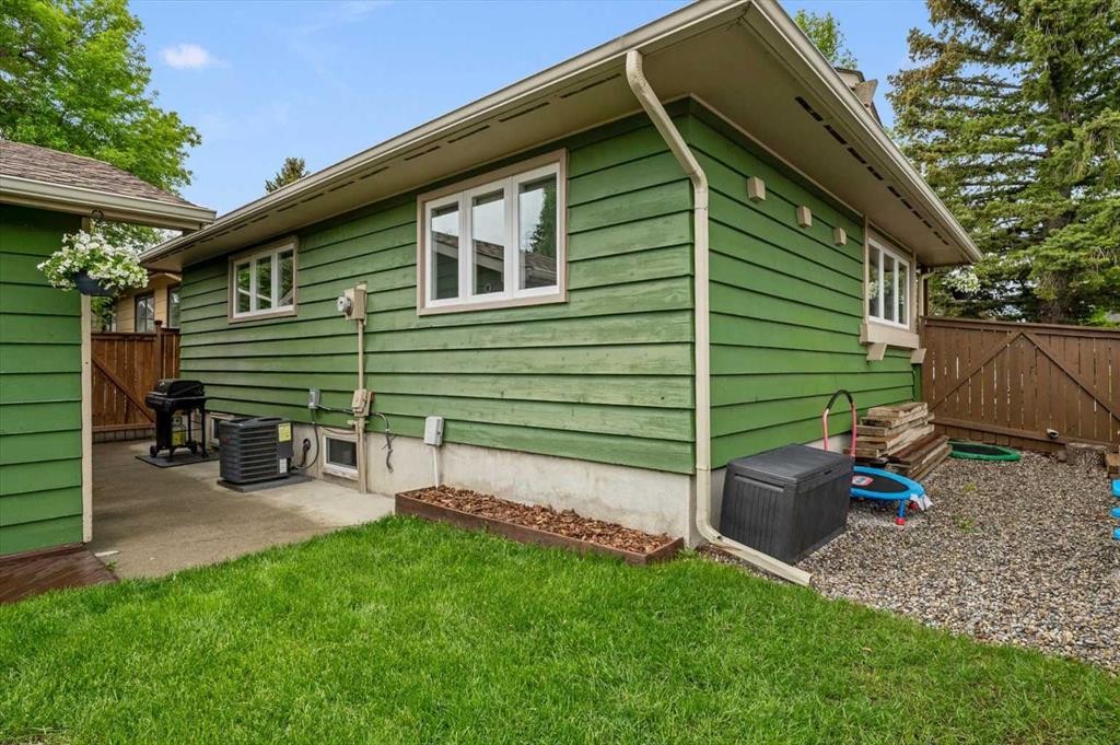 96 Sunhurst Road Se, Calgary, AB