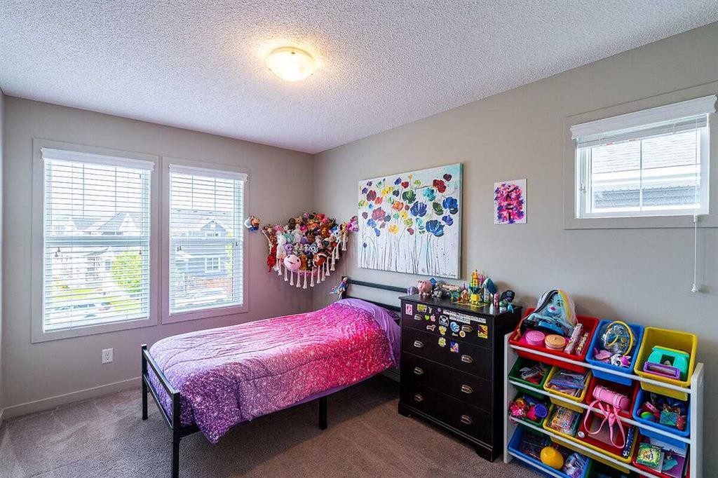 114 River Heights Green, Cochrane, AB