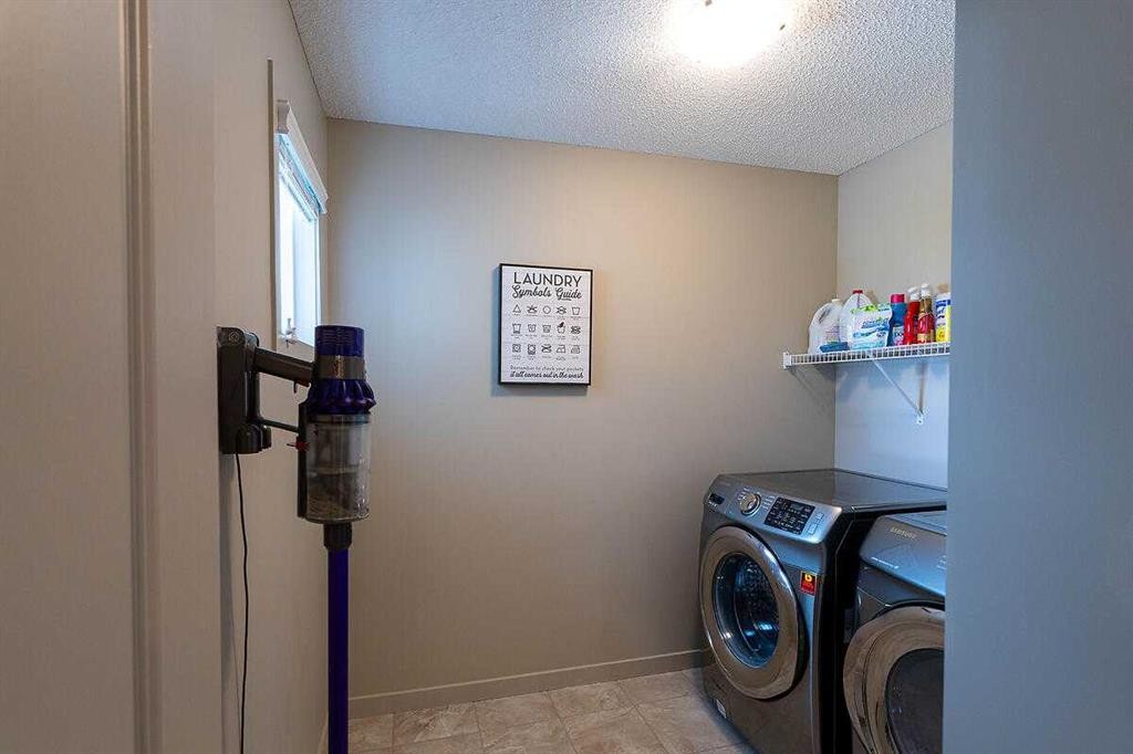 114 River Heights Green, Cochrane, AB