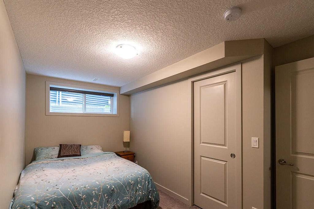 114 River Heights Green, Cochrane, AB