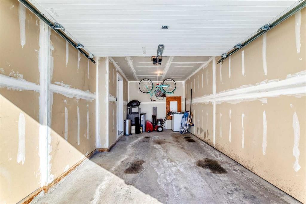 272 Cranbrook Square Se, Calgary, AB
