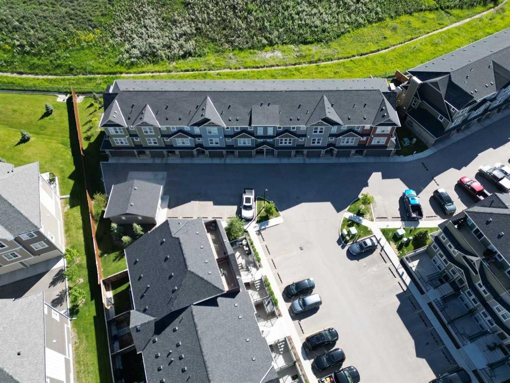 272 Cranbrook Square Se, Calgary, AB