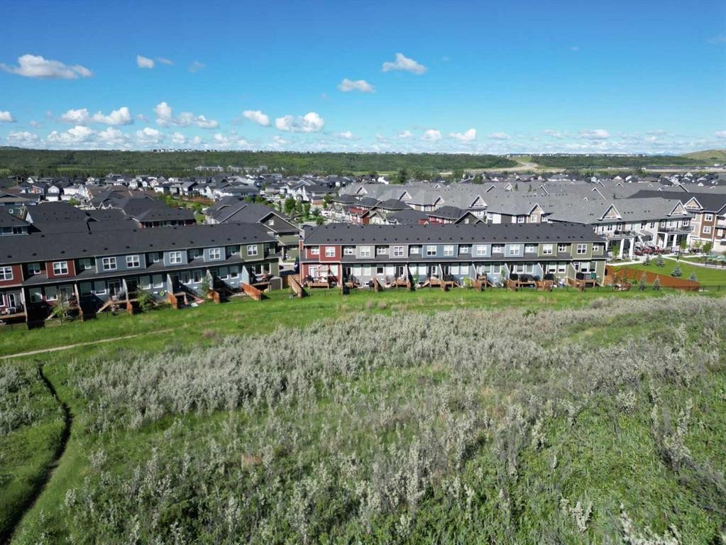 272 Cranbrook Square Se, Calgary, AB