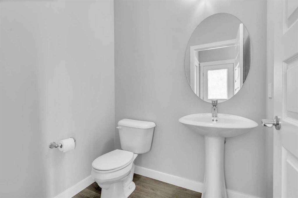 52 Red Embers Manor Ne, Calgary, AB - Indoor Photo Showing Bathroom