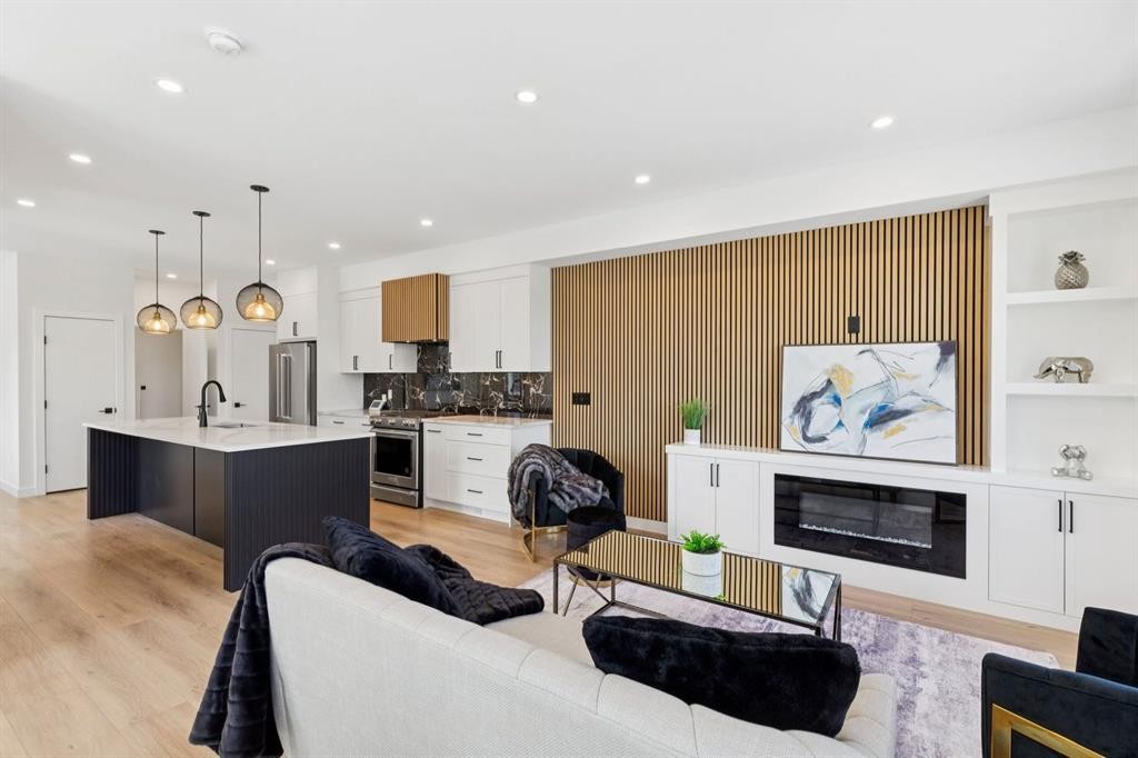 2402 Westmount Road Nw, Calgary, AB