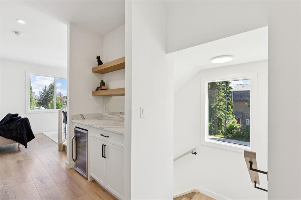 2402 Westmount Road Nw, Calgary, AB