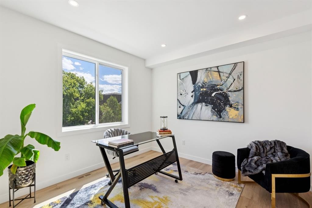 2402 Westmount Road Nw, Calgary, AB