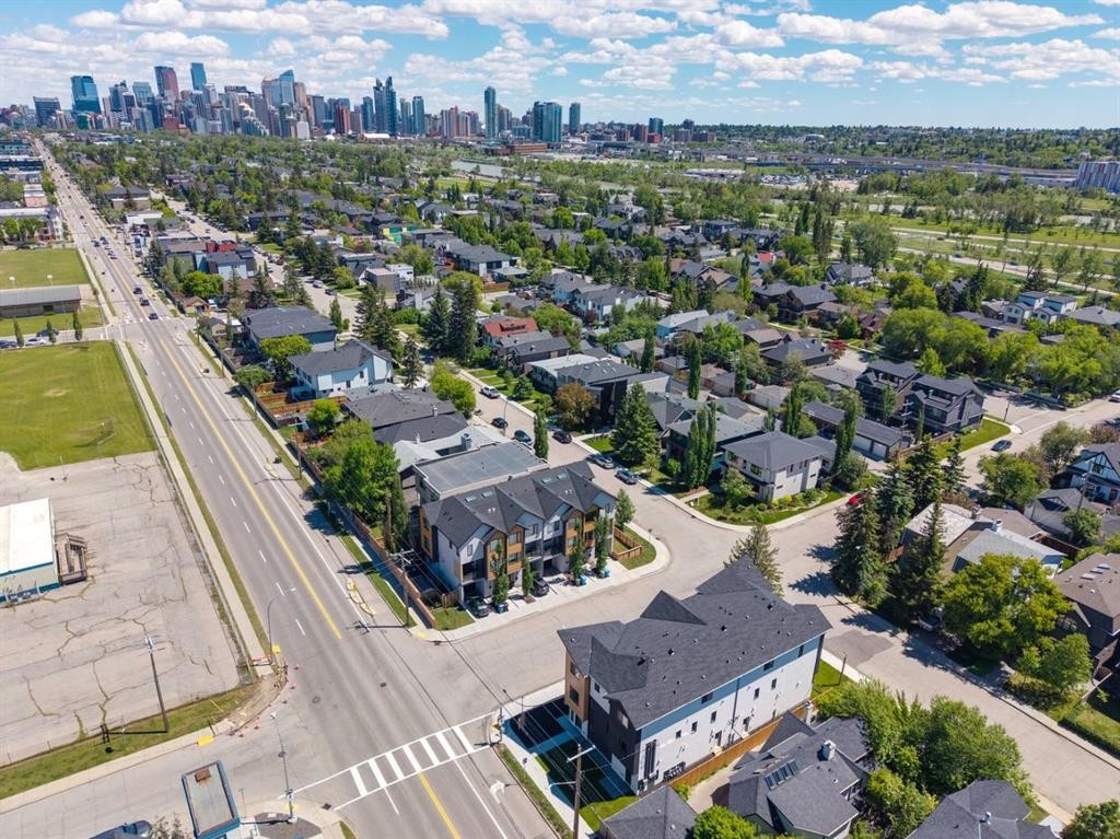 2402 Westmount Road Nw, Calgary, AB