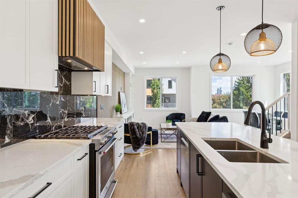 2402 Westmount Road Nw, Calgary, AB