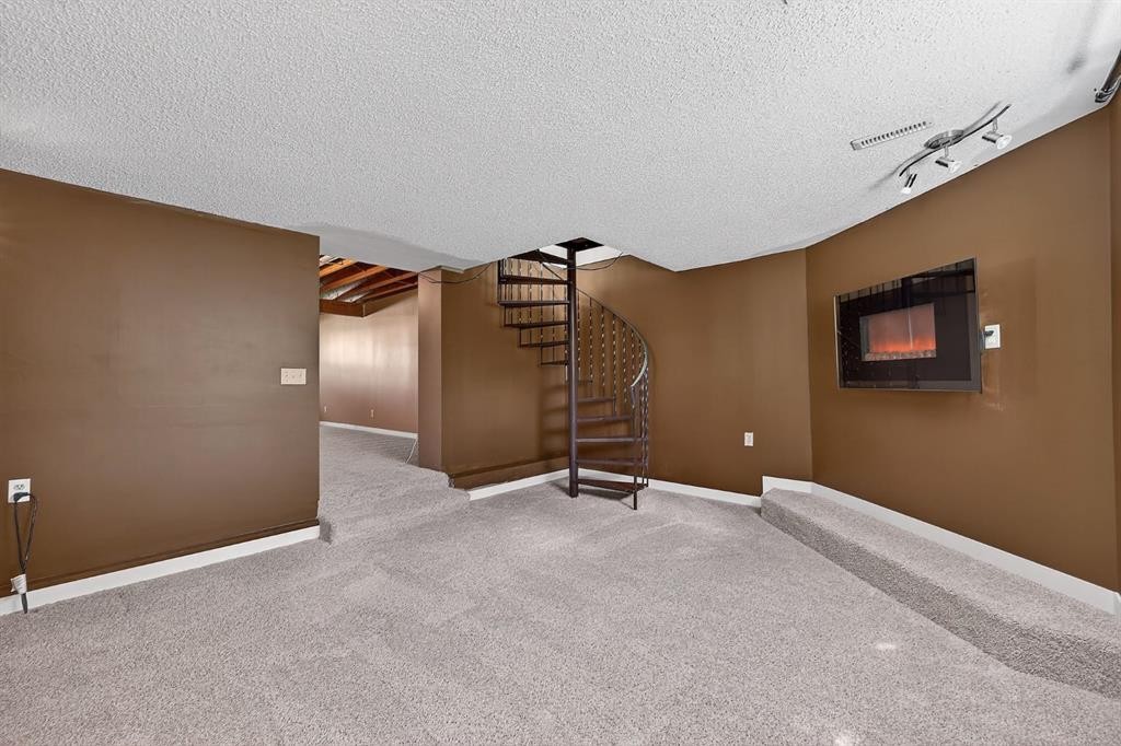 408 Rundleville Place Ne, Calgary, AB