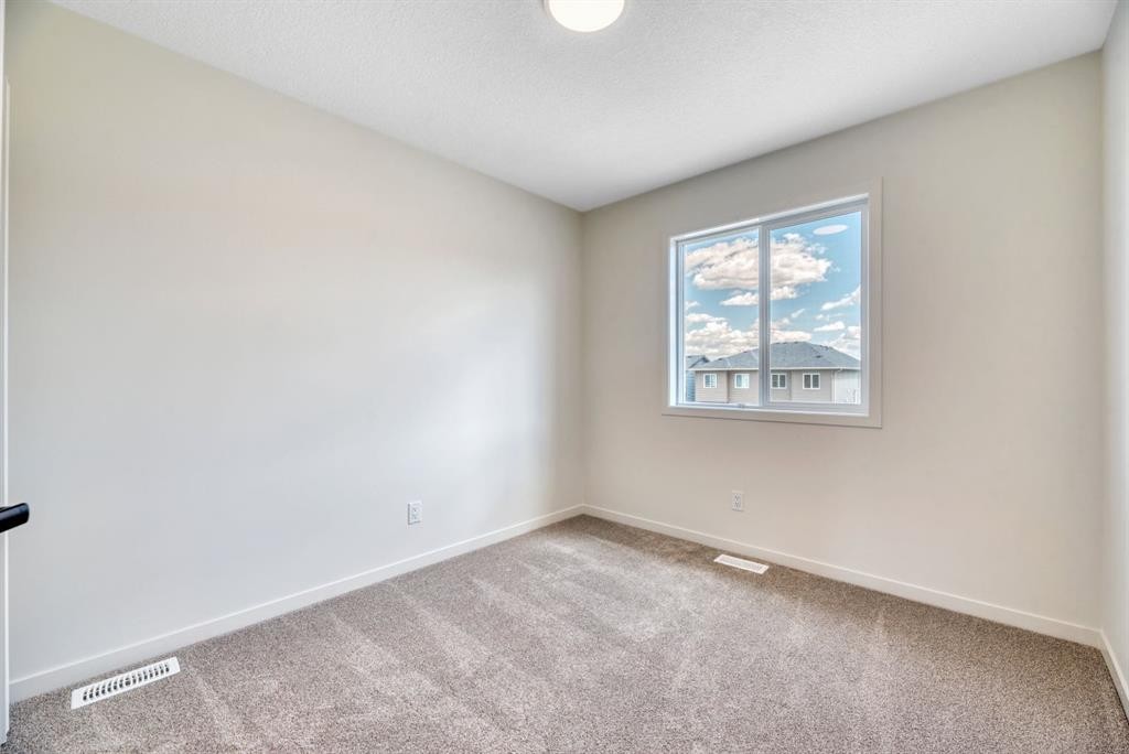 152 Annette Villas Nw, Calgary, AB