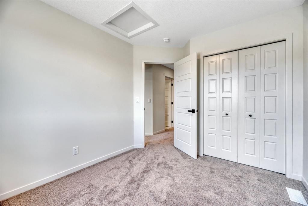 152 Annette Villas Nw, Calgary, AB