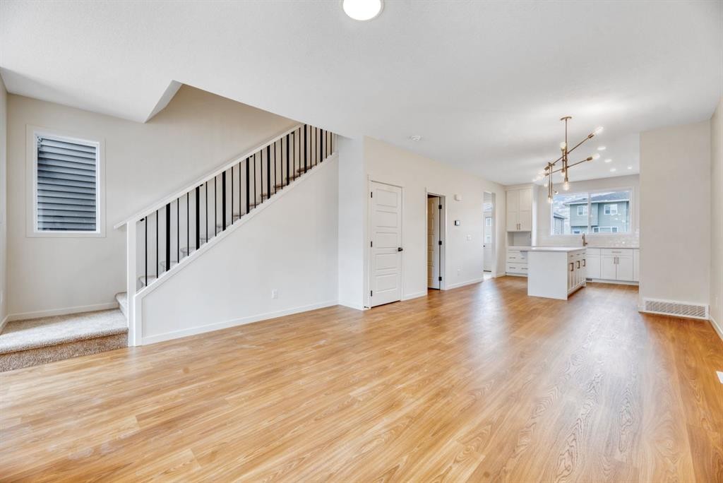 152 Annette Villas Nw, Calgary, AB