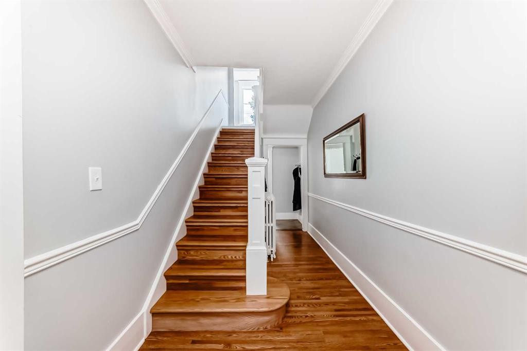 4112 8 Street Sw, Calgary, AB