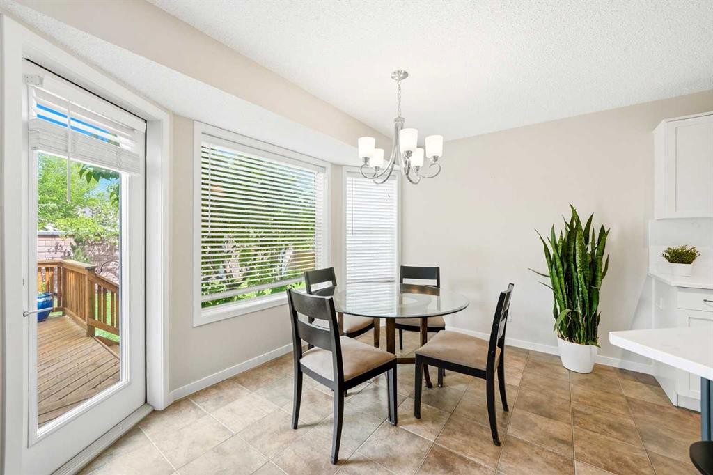 82 Springborough Point Sw, Calgary, AB