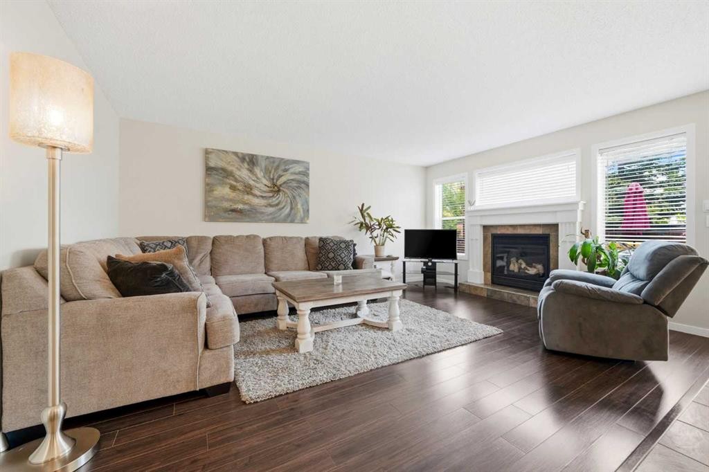 82 Springborough Point Sw, Calgary, AB