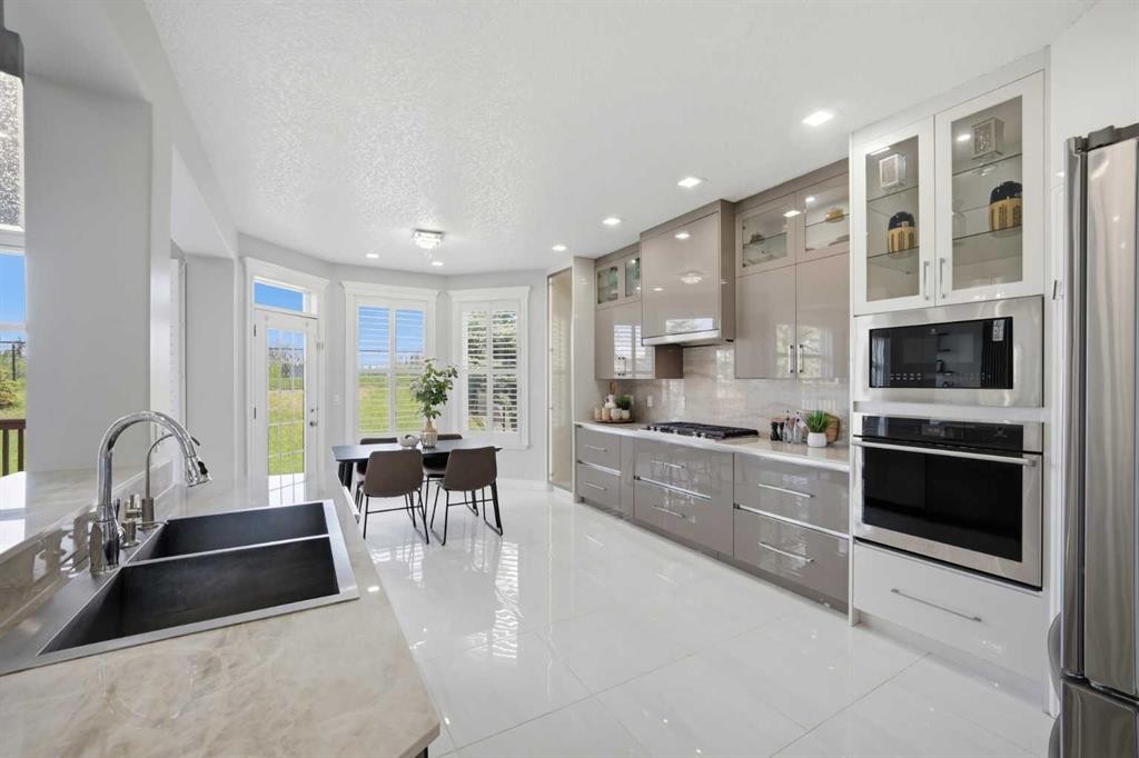 1433 Strathcona Drive Sw, Calgary, AB