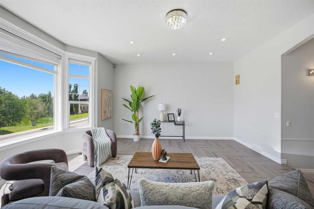 1433 Strathcona Drive Sw, Calgary, AB