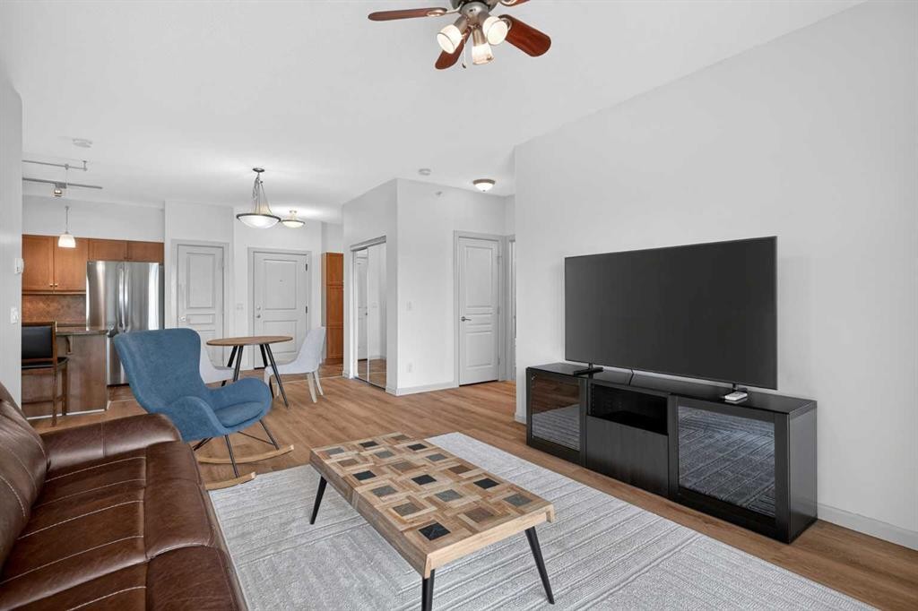 316-30 Cranfield Link Se, Calgary, AB - Indoor Photo Showing Living Room