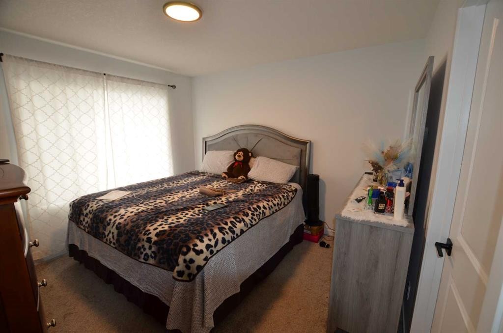 310 Corner Glen Circle Ne, Calgary, AB