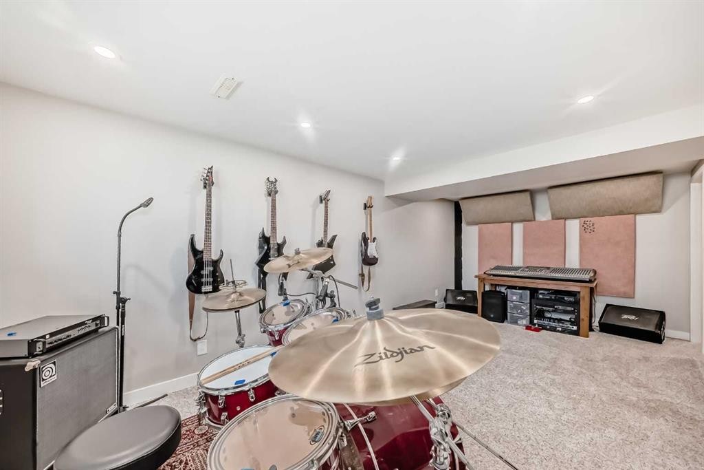 170 Lake Sylvan Close Se, Calgary, AB - Indoor