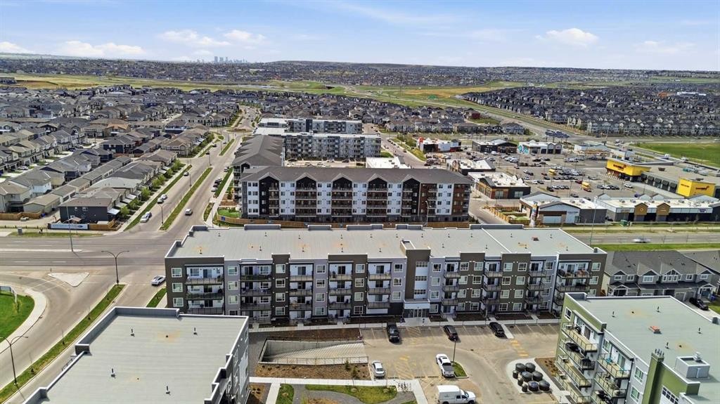 3420-33 Carringham Gate Nw, Calgary, AB - Outdoor With View