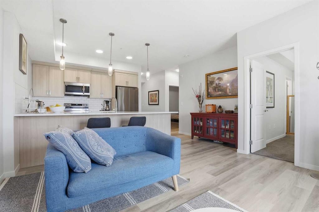 3420-33 Carringham Gate Nw, Calgary, AB - Indoor