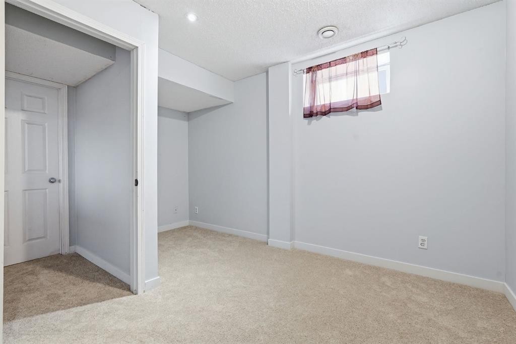 56 Silver Creek Boulevard, Airdrie, AB
