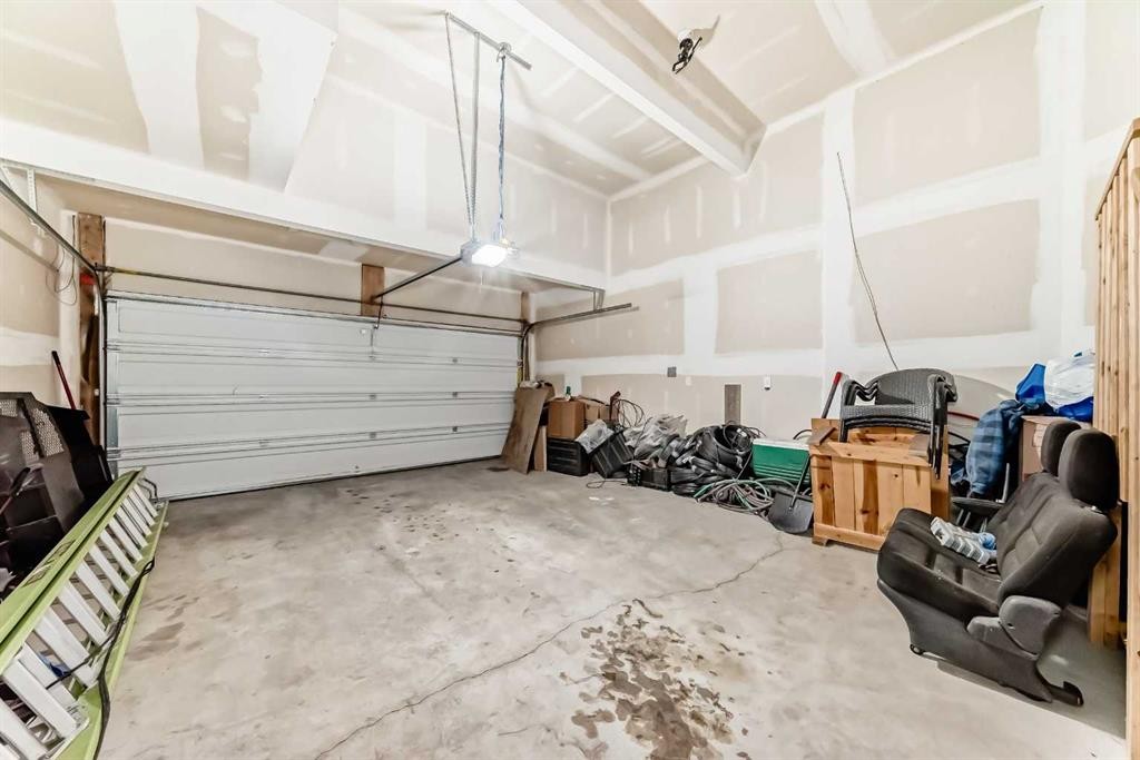 123 Red Sky Crescent Ne, Calgary, AB - Indoor Photo Showing Garage