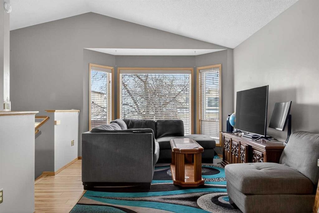40 Erin Circle Se, Calgary, AB