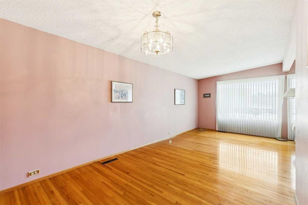 4312 40 Street Nw, Calgary, AB