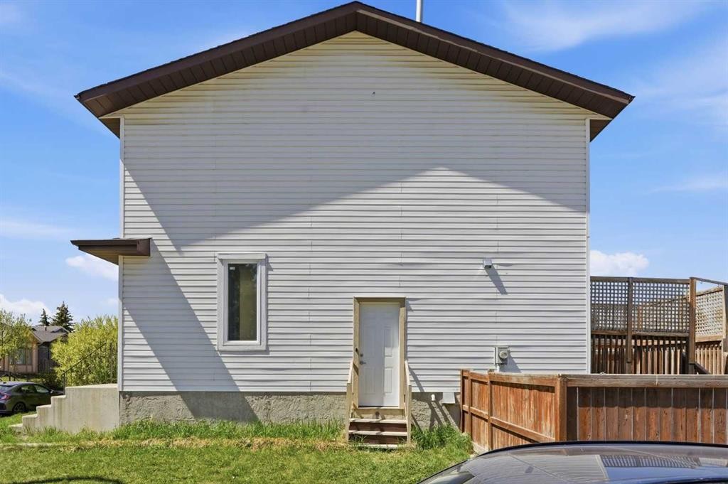 58 Taraglen Road Ne, Calgary, AB - Outdoor With Exterior