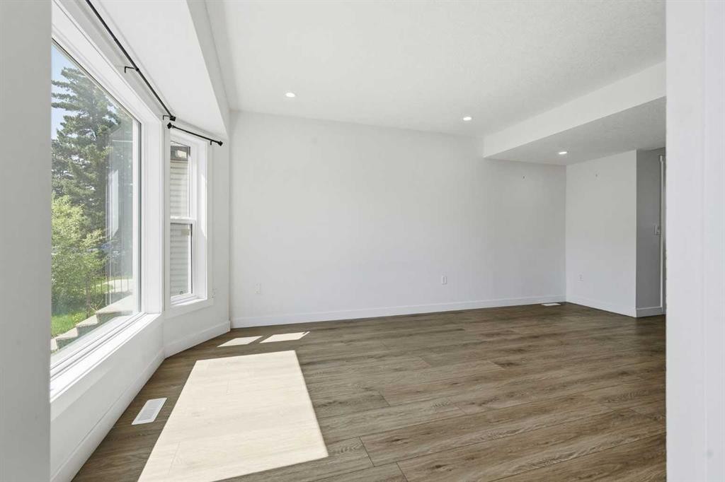 58 Taraglen Road Ne, Calgary, AB - Indoor Photo Showing Other Room