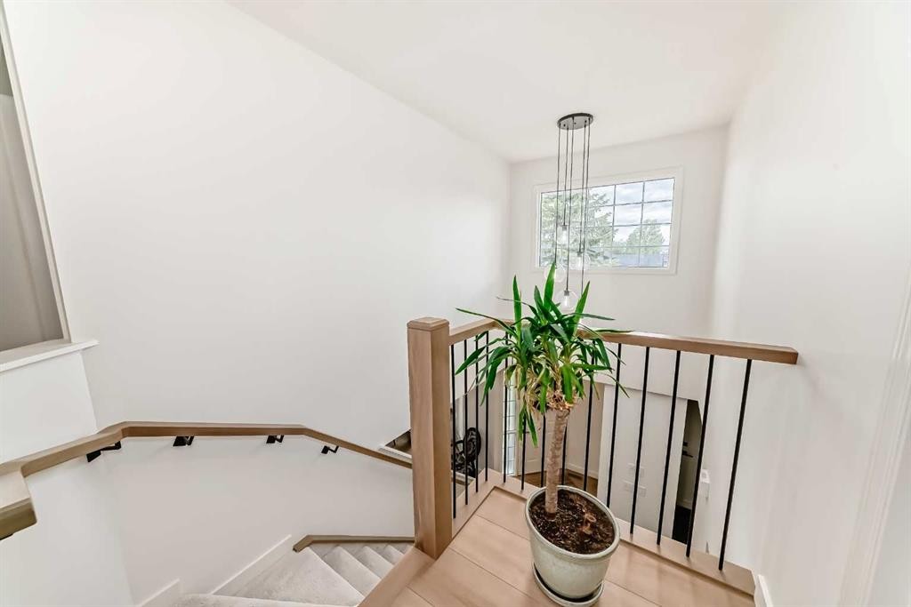 163 Shannon Circle Sw, Calgary, AB