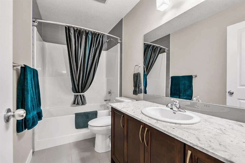96 Legacy View Se, Calgary, AB