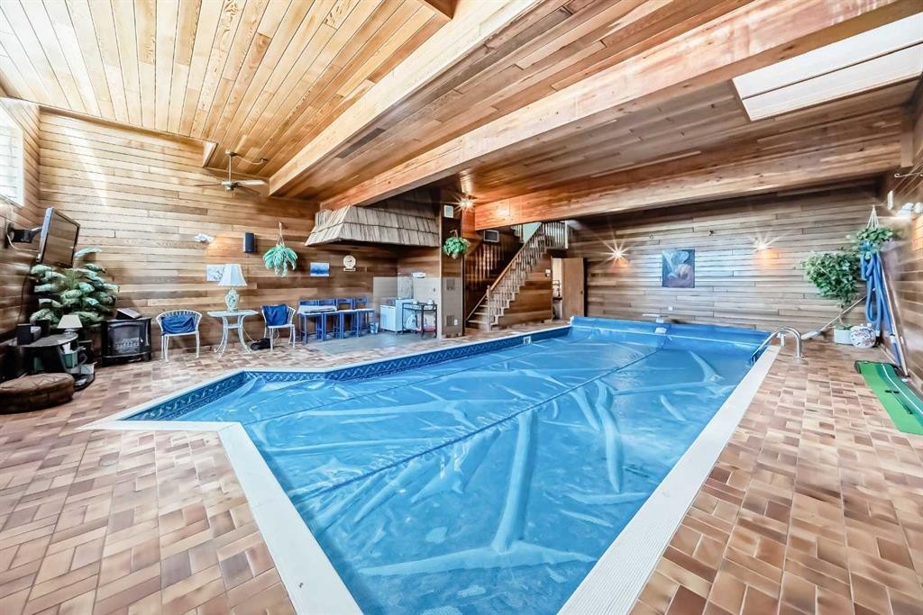 156 Edgehill Close Nw, Calgary, AB
