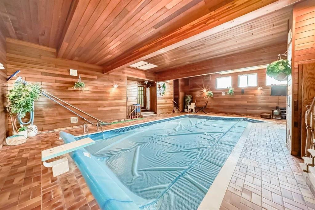156 Edgehill Close Nw, Calgary, AB